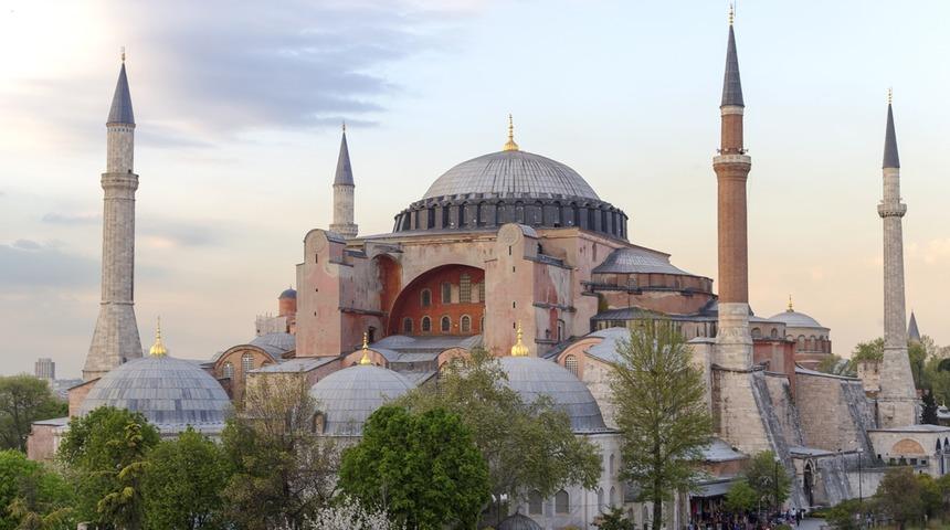 Ayasofya için karar! Bakan Ersoy 'UNESCO'nun tavsiyesi üzerine' diyerek duyurdu: 15 Ocak'tan itibaren-turistlere ücretli olacak