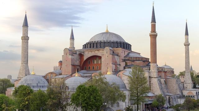 Ayasofya için karar! Bakan Ersoy 'UNESCO'nun tavsiyesi üzerine' diyerek duyurdu: 15 Ocak'tan itibaren-turistlere ücretli olacak