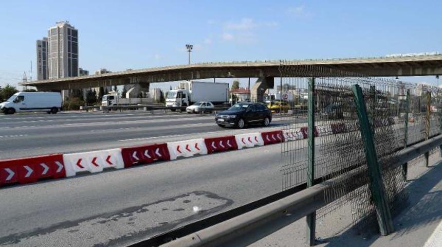 Mahmutbey gişelerinde "Serbest ge&ccedil;iş sistemi" &ccedil;alışmaları başladı