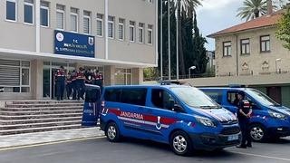 Mersin merkezli organize suç örgütü operasyonunda yakalanan 6 zanlı tutuklandı