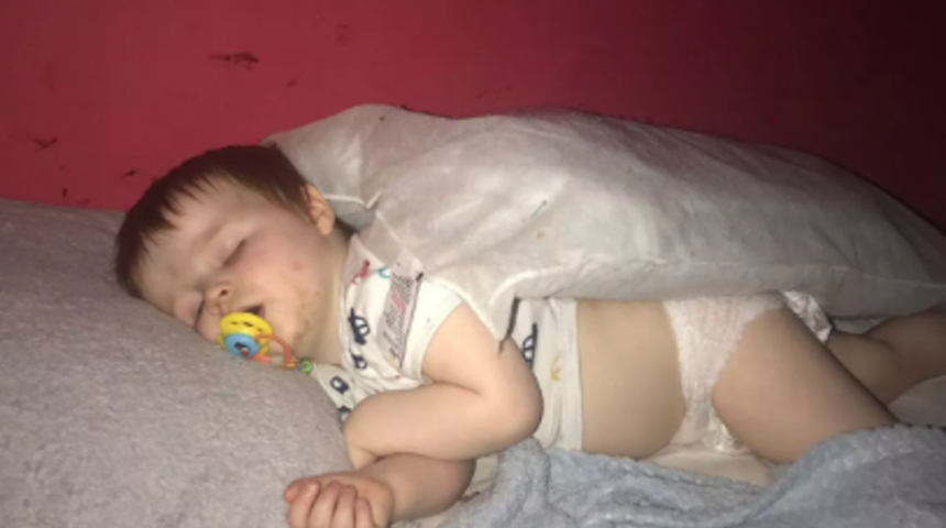 Evlerini tahtakuruları istila etti! Her yerleri ısırık içinde kaldı... Kulaklarından hatta burunlarından bile böcek çıkıyordu