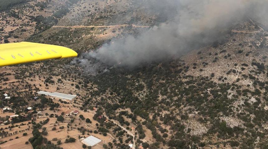 Muğla'da makilik ve tarımsal alanda çıkan yangın kontrol altına alındı