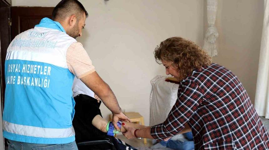 Van’da engelli vatandaşlara medikal malzeme desteği