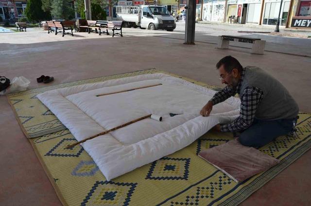 Depremzede yorgancı, çalışacağı bir konteyner iş yeri istiyor