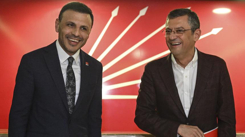 CHP'de kurultay öncesi Ankara'da kritik toplantı! İstanbul İl Başkanı Özgür Çelik, Özgür Özel'e desteğini açıkladı