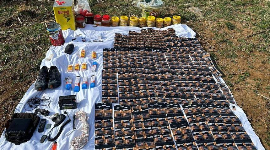 Bitlis'teki terör operasyonunda yaşam malzemeleri ele geçirildi