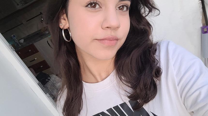 Falezlerde ölü bulunan 13 yaşındaki Aylin’in cenazesi gözyaşları arasında Adli Tıptan alındı