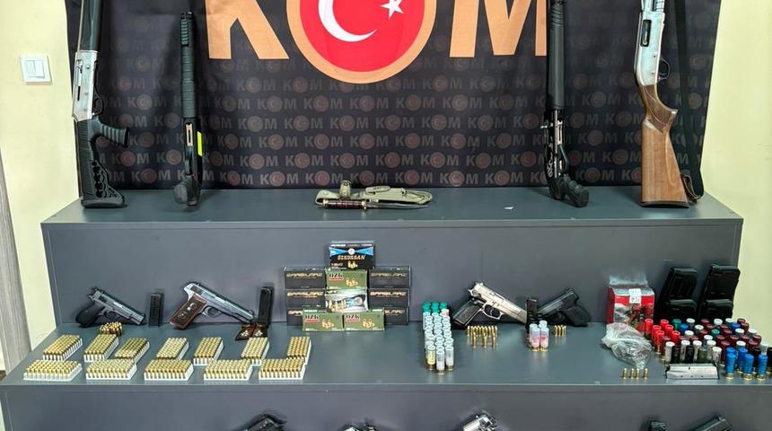 Kocaeli merkezli silah kaçakçılığı operasyonunda 23 şüpheli yakalandı