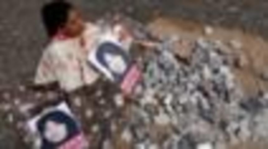 İran'da recm hakkında yazan yazara hapis cezası