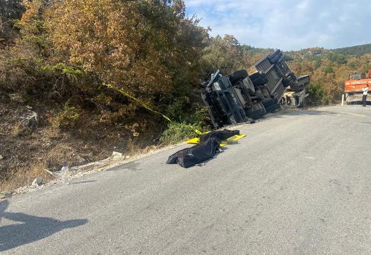 orum da feci kaza makinesi y kl TIR devrildi 2 l Ya am