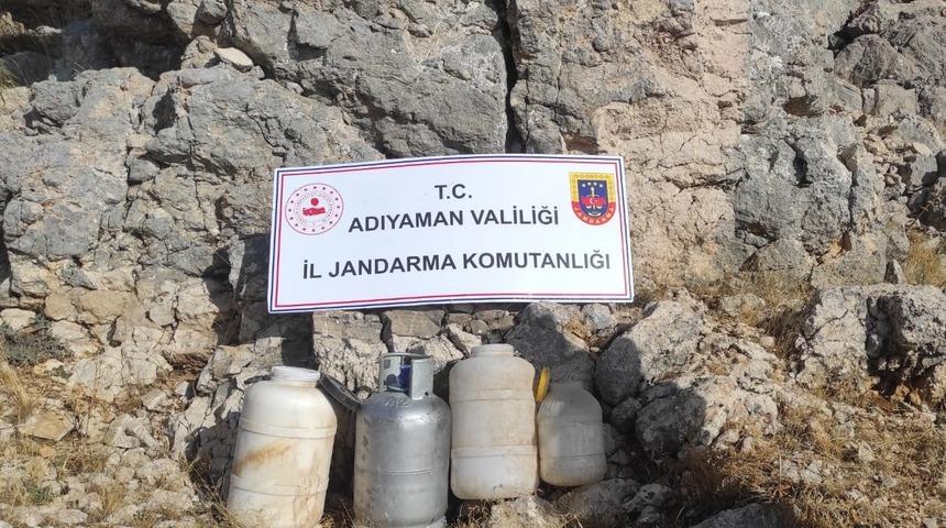 Adıyaman'da PKK'lı teröristlere ait yaşam malzemeleri ele geçirildi