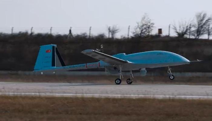 Bayraktar TB3 SİHA ikinci uçuş testini başarıyla tamamladı! Selçuk Bayraktar: Adım adım Mavi Vatan’a