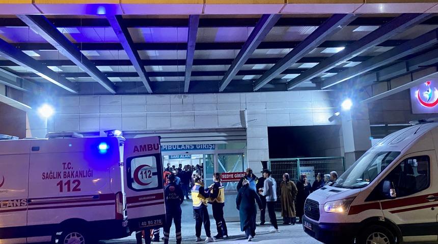 Kırşehir'deki trafik kazasında sürücü ve eşi ağır yaralandı