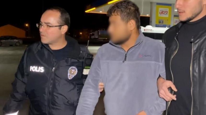 Telefon dolandırıcısı altınlarla Aksaray&rsquo;da yakalandı