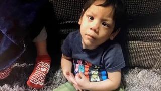 Oğlunu pazarda satan anne cinayetle suçlanıyor! 6 yaşındaki çocuk bir yıldır kayıp...  Diğer çocuklarını alıp ülkesine kaçtı