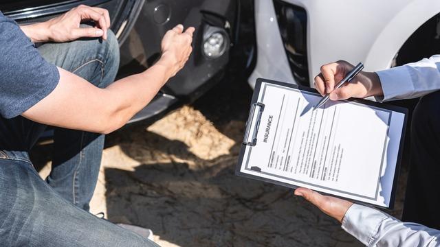 Araba fiyatları düştü! Kasko ücretlerine yeni ayar geldi: Piyasaya geri döndüler