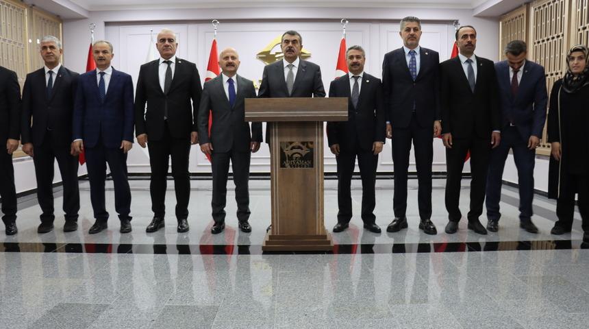 Milli Eğitim Bakanı Tekin, Adıyaman'da ziyaretlerde bulundu