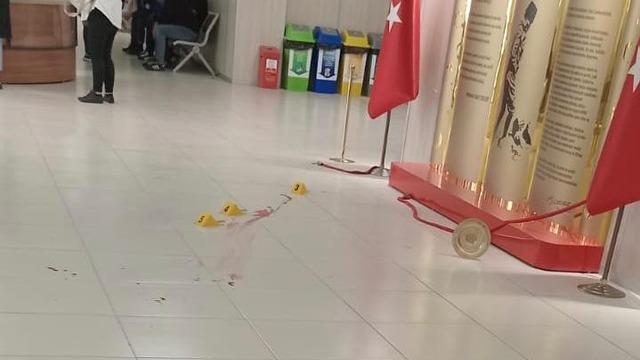 Adliyede vahşet! Dava öncesi defalarca bıçakladı