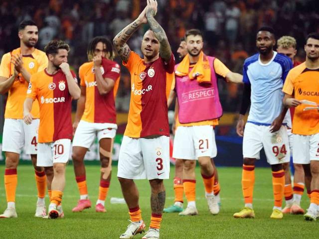 Galatasaray'da ilk ayrılık belli oldu! Okan Buruk'tan ilginç Angelino planı...