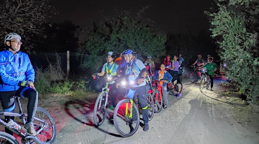 Hatay'da bisikletliler narenciye tüketimi için pedal çevirdi