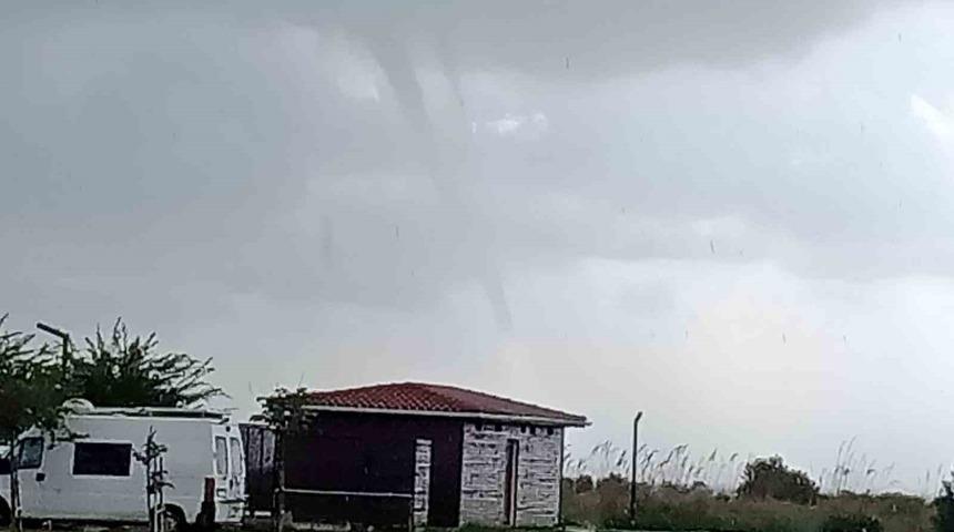 Denizde oluşan hortum kamerada