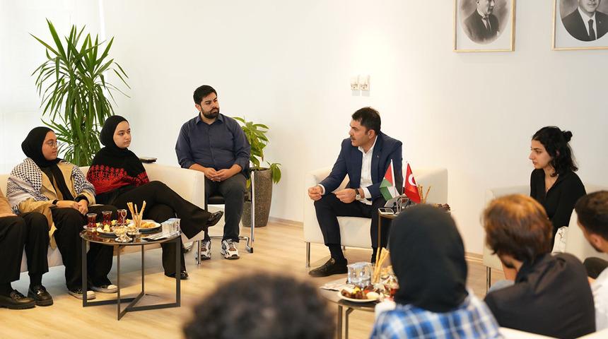 Murat Kurum, Filistinli üniversite öğrencileriyle buluştu