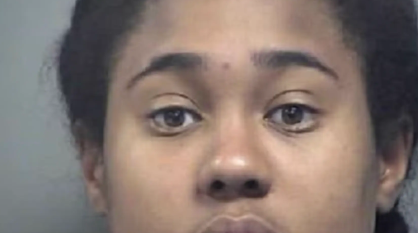 İki öğrenciyi öpüşmeye zorlayan öğretmen çocuk istismarıyla suçlandı! "Öğrenmek için buradalar" diyerek kendisini savundu