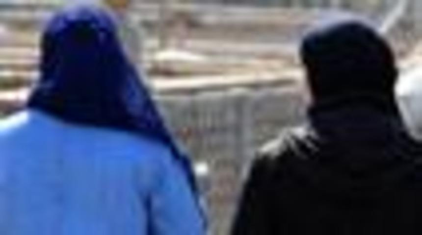 İngiltere'de &ccedil;alışma hayatında 'en &ccedil;ok ayrımcılığa uğrayan kesim M&uuml;sl&uuml;man kadınlar'