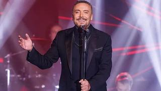 Ünlü şarkıcı Cenk Eren pasaportunu düşürdü, şantaja uğradı! '10 bin dolar verin'