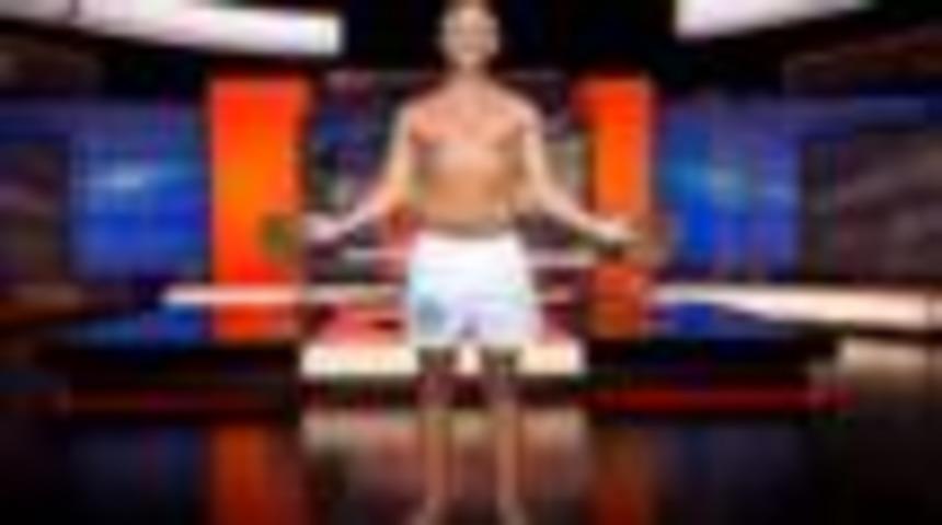 Lineker s&ouml;z&uuml;n&uuml; tuttu, i&ccedil; &ccedil;amaşırıyla spor programı sundu