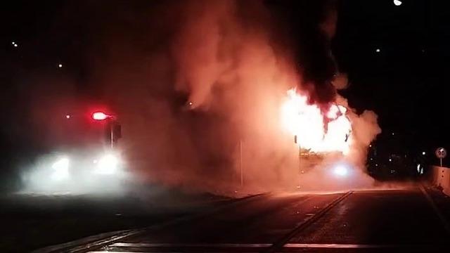 Yolcu otobüsü Bolu Dağı'nda alev alev yandı! Ankara yönü 1 saat trafiğe kapatıldı
