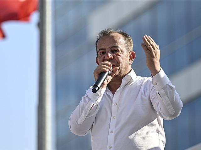 Tanju &Ouml;zcan'a 'nitelikli cinsel saldırı' su&ccedil;undan soruşturma! 2 kişi itiraf&ccedil;ı oldu