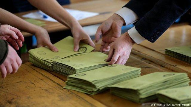 Ağırdır: YSK'nın kararı hukuki değil