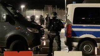 Hamburg Havalimanı'nda rehine krizi! Silahla aprona girdi, Türkiye'ye gitmek istiyor
