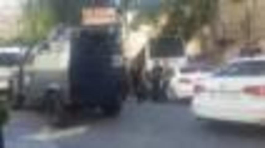 &Ouml;zg&uuml;r G&uuml;ndem gazetesine polis baskını