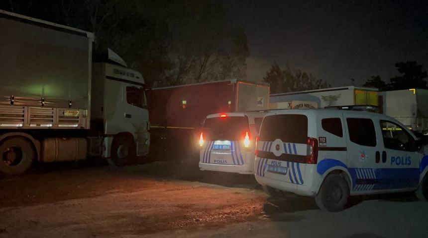 Kocaeli'de tırdan akaryakıt çaldıkları iddia edilen 3 kişi yakalandı