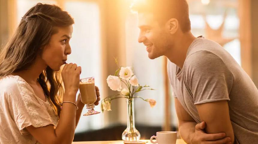 Cinsel yakınlaşma için '2 bin dolar' ve '3 buluşma' şartları: Yeni flörtleşme kuralları viral oldu! Sosyal medya bu teknikleri konuşuyor