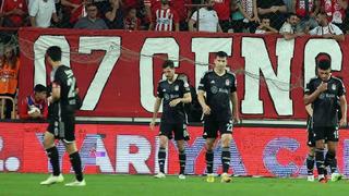 Beşiktaş içeride başka dışarıda başka