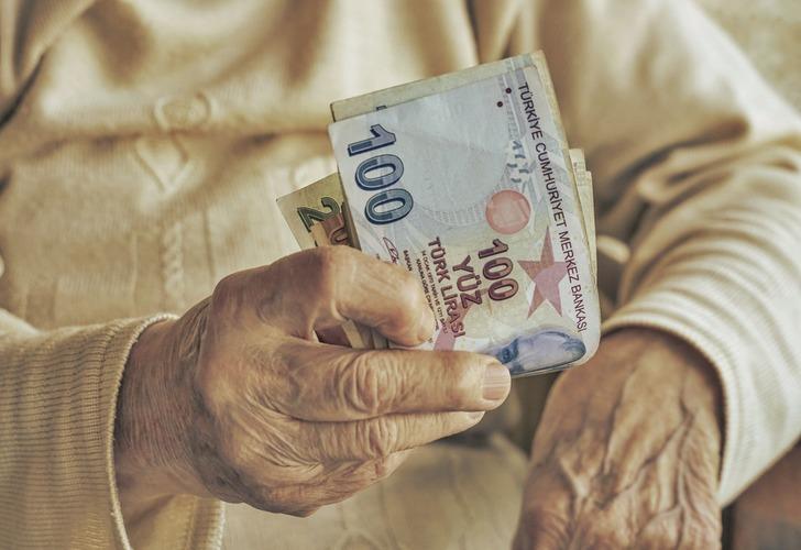 5000 TL emekli ikramiyesi ne zaman yatacak? SSK, Bağkur emeklisinin gözü banka hesaplarında! Tahsis numarasına göre ödeme takvimi belli oldu