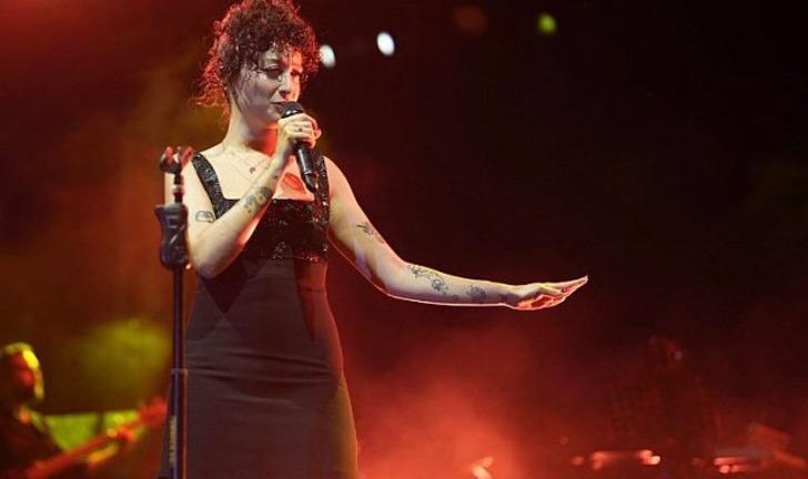 Ünlü isimlerin yılbaşı konser tarifesi belli oldu!  Zirve bakın kimin oldu G5