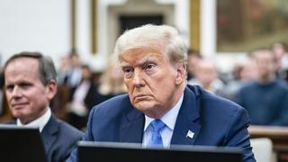 ABD eski Başkanı Trump'ın davasında gergin anlar! Yargıç Bu siyasi bir miting değil diyerek uyardı