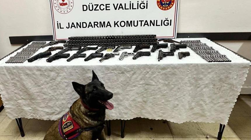 Düzce'de silah kaçakçılığı operasyonunda 3 kişi yakalandı