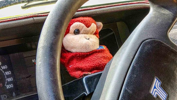 Çalınan otomobili bulundu, 'sürpriz'i görünce kahkaha attı: "Hırsız bana mesaj vermek istemiş" G4