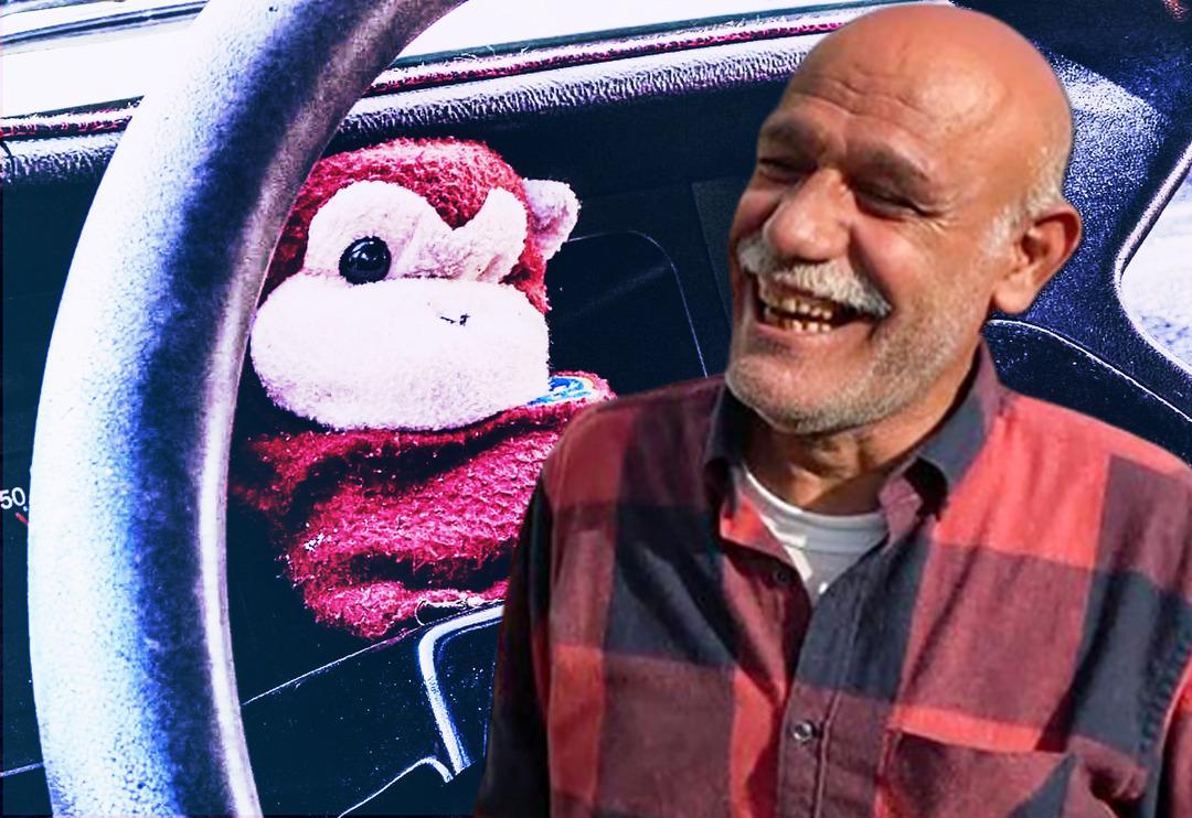 &Ccedil;alınan otomobili bulundu, 's&uuml;rpriz'i g&ouml;r&uuml;nce kahkaha attı: "Hırsız bana mesaj vermek istemiş"