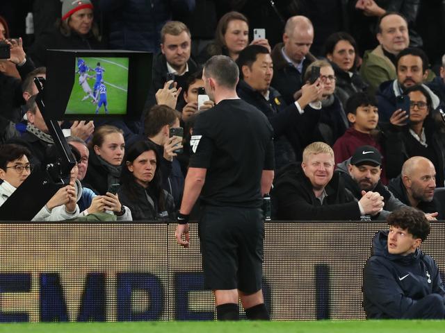 İngiltere'de olaylı derbi! Tottenham-Chelsea maçını hakem değil 'VAR' yönetti