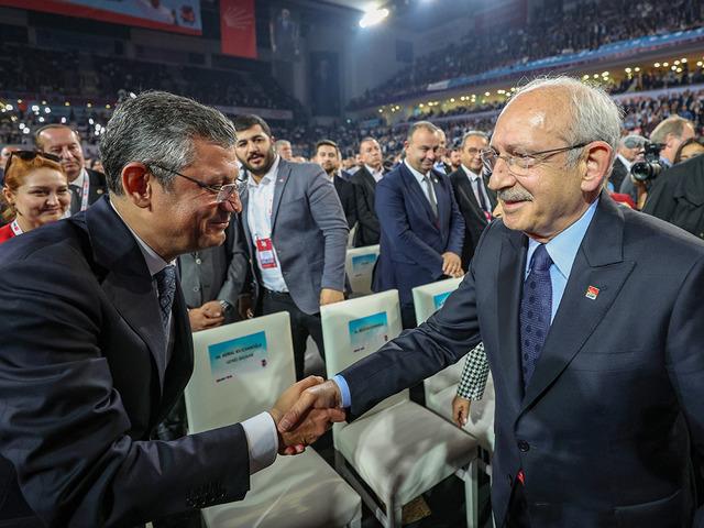 CHP'li t&uuml;m vekiller "acilen" genel merkeze &ccedil;ağrıldı