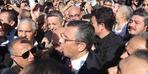 Özel'e İzmir'de davul zurnalı coşkulu karşılama!