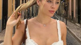 Sosyal medya fenomeni Daisy Keech karın kaslarını göstermek istedi! Güzelliği manzarayı gölgeledi