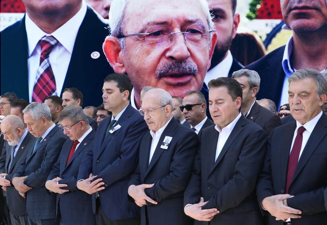 Kurultay sonrası ilk! Cenaze t&ouml;reni sonrası bir vatandaş Kılı&ccedil;daroğlu'na b&ouml;yle seslendi, o anlar dikkat &ccedil;ekti