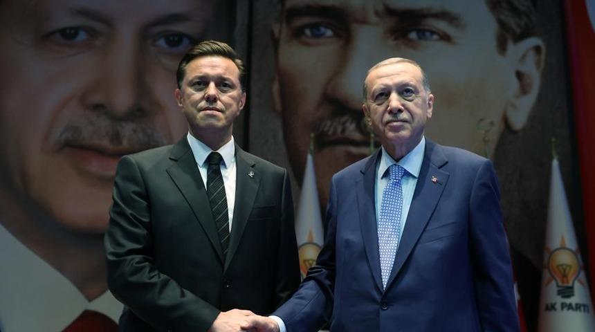 SON DAKİKA | İYİ Parti'den istifa etmişti! Nebi Hatipoğlu, AK Parti'ye katıldı, rozetini Erdoğan taktı